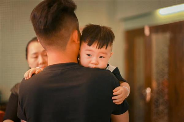 寶寶一般會(huì)撓耳朵 如何判斷是否有中耳炎？