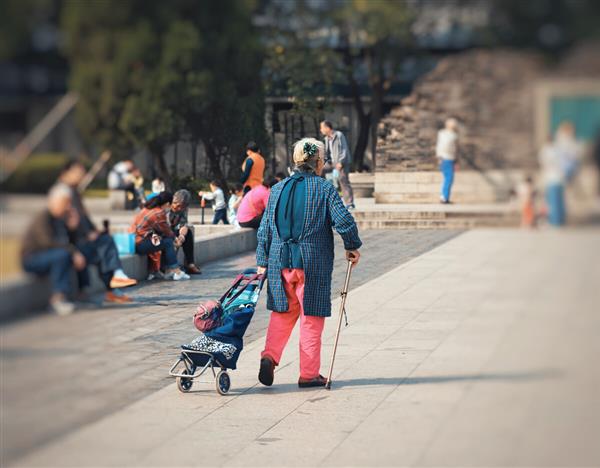 老人聽不見怎么辦？